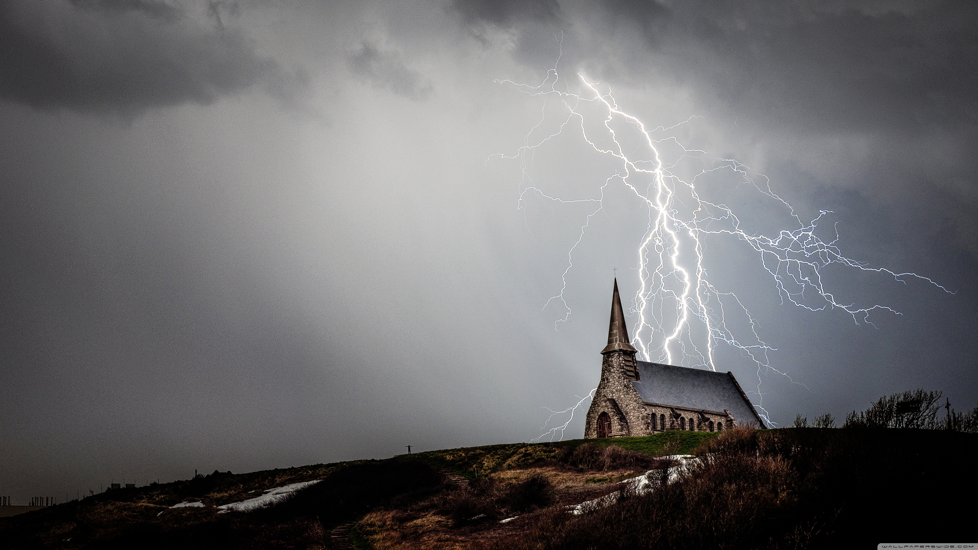 church_night_storm_lightning-wallpaper-3840x2160